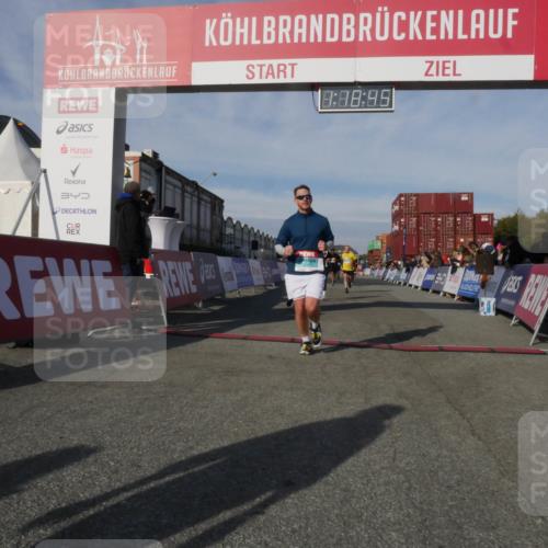 03.10.2025 - Köhlbrandbrückenlauf Matties Gatica Varas http://msf.ph/oto/9168767 03.10.2025 10:18:46 Ziel 1614, 1619, 2168, 3180, 3419, 3541, 3595, 3833 meine-sportfotos.de