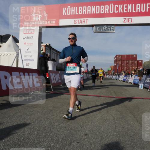 03.10.2025 - Köhlbrandbrückenlauf Matties Gatica Varas http://msf.ph/oto/9168769 03.10.2025 10:18:47 Ziel 1614, 1619, 1885, 2168, 2785, 3419, 3541, 3595, 3833 meine-sportfotos.de