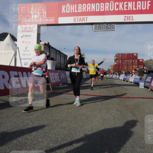 03.10.2025 - Köhlbrandbrückenlauf Matties Gatica Varas http://msf.ph/oto/9168774 03.10.2025 10:18:50 Ziel 1619, 1885, 2168, 2785, 3419, 3541, 3595, 3698 meine-sportfotos.de