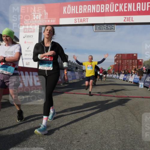 03.10.2025 - Köhlbrandbrückenlauf Matties Gatica Varas http://msf.ph/oto/9168776 03.10.2025 10:18:51 Ziel 1885, 2124, 2168, 2508, 2785, 3419, 3541, 3595, 3698 meine-sportfotos.de