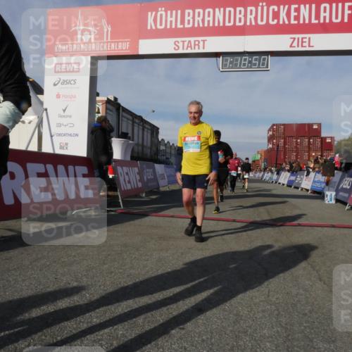 03.10.2025 - Köhlbrandbrückenlauf Matties Gatica Varas http://msf.ph/oto/9168778 03.10.2025 10:18:52 Ziel 1580, 1885, 2124, 2168, 2508, 2785, 3419, 3541, 3595, 3698 meine-sportfotos.de