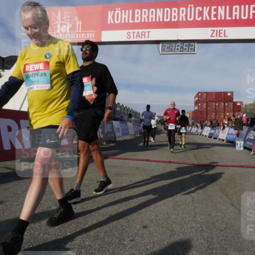 03.10.2025 - Köhlbrandbrückenlauf Matties Gatica Varas http://msf.ph/oto/9168782 03.10.2025 10:18:54 Ziel 1580, 1885, 2124, 2508, 2785, 2867, 3419, 3541, 3595, 3698 meine-sportfotos.de
