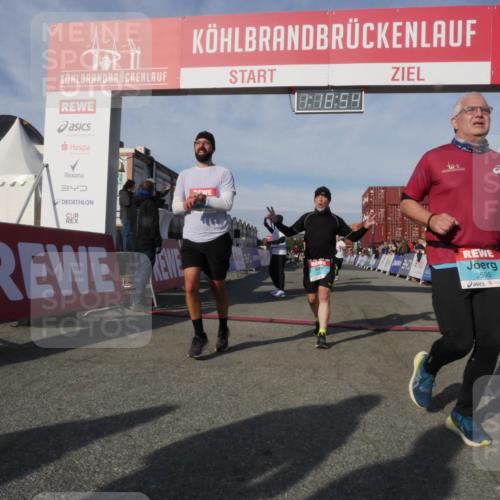 03.10.2025 - Köhlbrandbrückenlauf Matties Gatica Varas http://msf.ph/oto/9168787 03.10.2025 10:18:56 Ziel 1212, 1295, 1580, 1885, 2124, 2508, 2785, 2867, 3698 meine-sportfotos.de