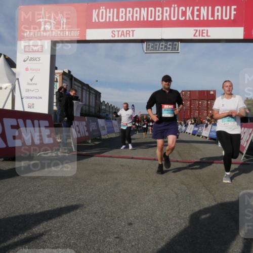 03.10.2025 - Köhlbrandbrückenlauf Matties Gatica Varas http://msf.ph/oto/9168794 03.10.2025 10:18:59 Ziel 1212, 1295, 1580, 1885, 2124, 2508, 2785, 2867, 3587, 3698 meine-sportfotos.de