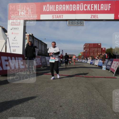 03.10.2025 - Köhlbrandbrückenlauf Matties Gatica Varas http://msf.ph/oto/9168797 03.10.2025 10:19:01 Ziel 1212, 1295, 1580, 1868, 2124, 2508, 2675, 2867, 3587 meine-sportfotos.de