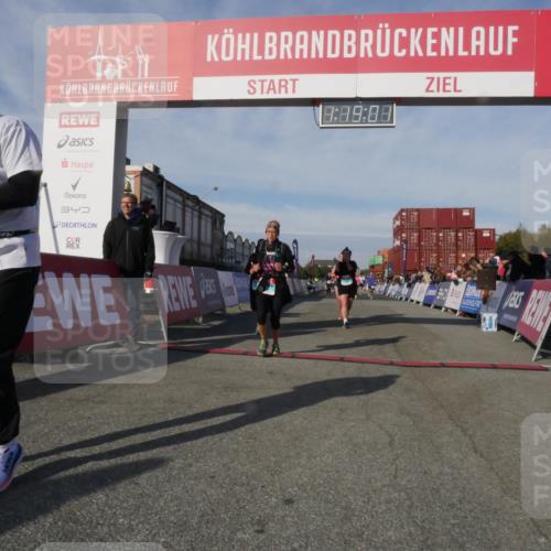 03.10.2025 - Köhlbrandbrückenlauf Matties Gatica Varas http://msf.ph/oto/9168801 03.10.2025 10:19:03 Ziel 1166, 1212, 1295, 1580, 1868, 2009, 2010, 2124, 2508, 2675, 2867, 3050, 3051, 3587 meine-sportfotos.de