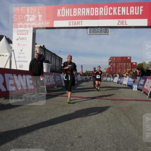 03.10.2025 - Köhlbrandbrückenlauf Matties Gatica Varas http://msf.ph/oto/9168802 03.10.2025 10:19:03 Ziel 1166, 1212, 1295, 1580, 1868, 2009, 2010, 2124, 2508, 2675, 2867, 3050, 3051, 3587 meine-sportfotos.de