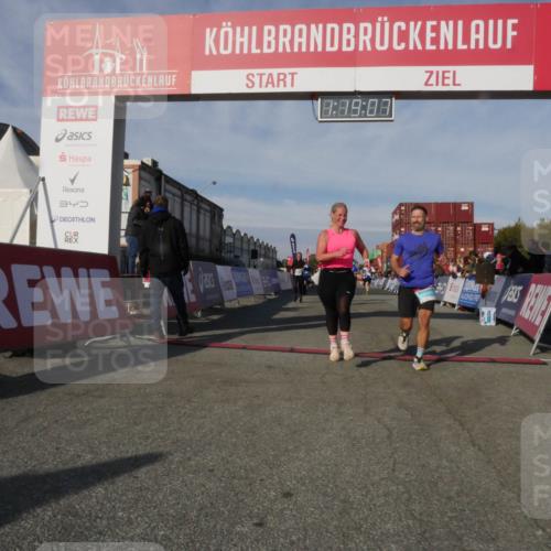 03.10.2025 - Köhlbrandbrückenlauf Matties Gatica Varas http://msf.ph/oto/9168813 03.10.2025 10:19:08 Ziel 1166, 1212, 1295, 1862, 1868, 2009, 2010, 2675, 3050, 3051, 3587 meine-sportfotos.de