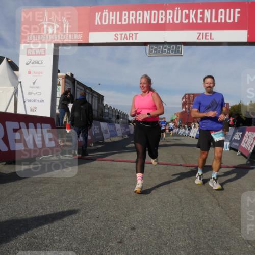 03.10.2025 - Köhlbrandbrückenlauf Matties Gatica Varas http://msf.ph/oto/9168814 03.10.2025 10:19:09 Ziel 1166, 1862, 1868, 2009, 2010, 2675, 3050, 3051, 3587 meine-sportfotos.de