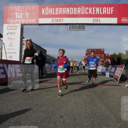 03.10.2025 - Köhlbrandbrückenlauf Matties Gatica Varas http://msf.ph/oto/9168822 03.10.2025 10:19:13 Ziel 1162, 1166, 1372, 1862, 2009, 2010, 2231, 2421, 3050, 3051, 3108, 3505, 3506, 3676, 3732 meine-sportfotos.de