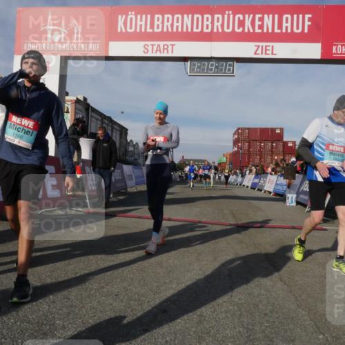 03.10.2025 - Köhlbrandbrückenlauf Matties Gatica Varas http://msf.ph/oto/9168833 03.10.2025 10:19:18 Ziel 1162, 1372, 2180, 2231, 2421, 2851, 2853, 3031, 3108, 3133, 3505, 3506, 3676, 3732 meine-sportfotos.de