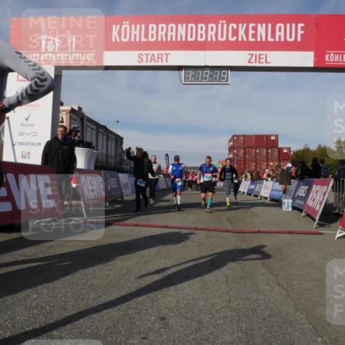 03.10.2025 - Köhlbrandbrückenlauf Matties Gatica Varas http://msf.ph/oto/9168839 03.10.2025 10:19:21 Ziel 1162, 1372, 1712, 2180, 2231, 2421, 2851, 2853, 3031, 3108, 3133, 3505, 3506, 3676, 3732 meine-sportfotos.de