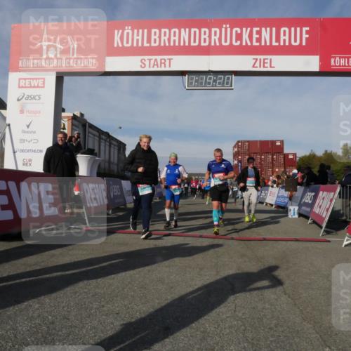 03.10.2025 - Köhlbrandbrückenlauf Matties Gatica Varas http://msf.ph/oto/9168841 03.10.2025 10:19:22 Ziel 1162, 1372, 1712, 2180, 2231, 2421, 2851, 2853, 3031, 3108, 3133, 3505, 3506, 3676, 3732, 3828 meine-sportfotos.de