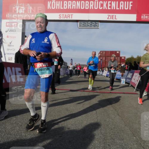 03.10.2025 - Köhlbrandbrückenlauf Matties Gatica Varas http://msf.ph/oto/9168847 03.10.2025 10:19:25 Ziel 1556, 1712, 1803, 2180, 2421, 2851, 2853, 2885, 2886, 3031, 3133, 3558, 3676, 3828 meine-sportfotos.de