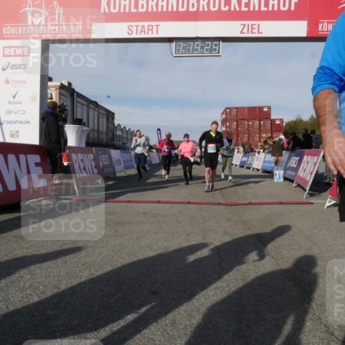 03.10.2025 - Köhlbrandbrückenlauf Matties Gatica Varas http://msf.ph/oto/9168851 03.10.2025 10:19:27 Ziel 1310, 1502, 1531, 1556, 1690, 1712, 1803, 2180, 2851, 2853, 2885, 2886, 3031, 3133, 3239, 3558, 3815, 3828 meine-sportfotos.de
