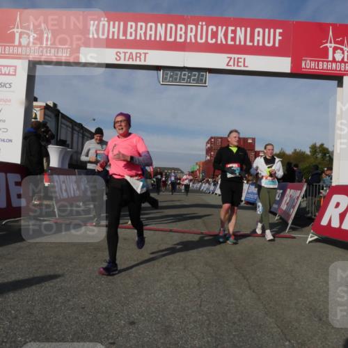 03.10.2025 - Köhlbrandbrückenlauf Matties Gatica Varas http://msf.ph/oto/9168855 03.10.2025 10:19:29 Ziel 1310, 1502, 1531, 1556, 1690, 1712, 1803, 2885, 2886, 3239, 3558, 3815, 3828 meine-sportfotos.de