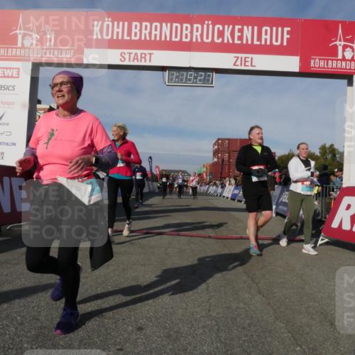 03.10.2025 - Köhlbrandbrückenlauf Matties Gatica Varas http://msf.ph/oto/9168856 03.10.2025 10:19:29 Ziel 1310, 1502, 1531, 1556, 1690, 1712, 1803, 2885, 2886, 3239, 3558, 3815, 3828 meine-sportfotos.de