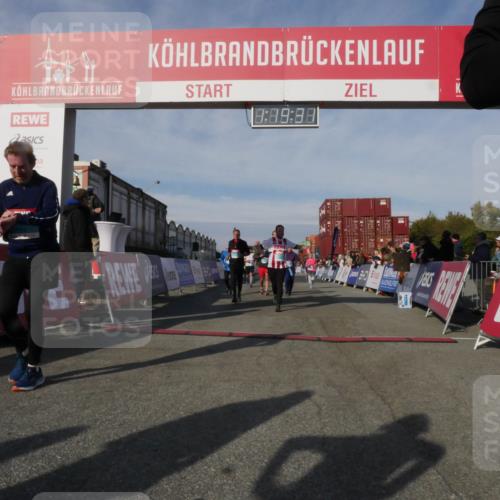 03.10.2025 - Köhlbrandbrückenlauf Matties Gatica Varas http://msf.ph/oto/9168864 03.10.2025 10:19:33 Ziel 1310, 1502, 1531, 1556, 1690, 1803, 1859, 2885, 2886, 3239, 3558, 3815, 3828 meine-sportfotos.de
