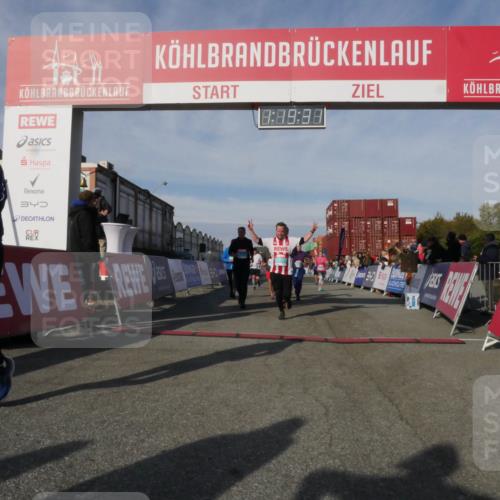 03.10.2025 - Köhlbrandbrückenlauf Matties Gatica Varas http://msf.ph/oto/9168865 03.10.2025 10:19:33 Ziel 1310, 1502, 1531, 1556, 1690, 1803, 1859, 2885, 2886, 3239, 3558, 3815, 3828 meine-sportfotos.de