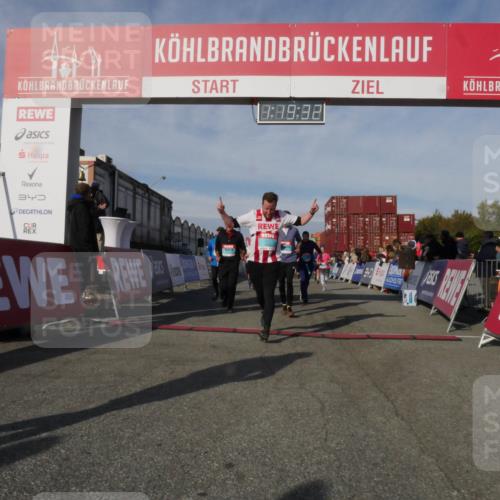 03.10.2025 - Köhlbrandbrückenlauf Matties Gatica Varas http://msf.ph/oto/9168867 03.10.2025 10:19:34 Ziel 1310, 1502, 1531, 1556, 1690, 1803, 1859, 1995, 2885, 2886, 3239, 3489, 3558, 3815, 3828 meine-sportfotos.de
