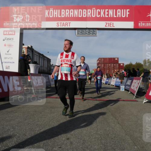 03.10.2025 - Köhlbrandbrückenlauf Matties Gatica Varas http://msf.ph/oto/9168869 03.10.2025 10:19:35 Ziel 1310, 1502, 1531, 1556, 1690, 1803, 1859, 1995, 2885, 2886, 2949, 3239, 3489, 3558, 3786, 3815 meine-sportfotos.de