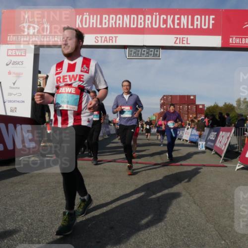 03.10.2025 - Köhlbrandbrückenlauf Matties Gatica Varas http://msf.ph/oto/9168870 03.10.2025 10:19:36 Ziel 1310, 1502, 1531, 1690, 1859, 1995, 2885, 2886, 2949, 3239, 3489, 3558, 3786, 3815 meine-sportfotos.de