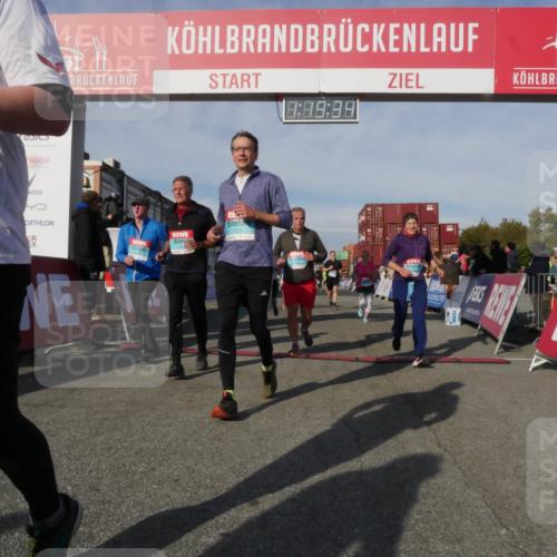 03.10.2025 - Köhlbrandbrückenlauf Matties Gatica Varas http://msf.ph/oto/9168871 03.10.2025 10:19:36 Ziel 1310, 1502, 1531, 1690, 1859, 1995, 2885, 2886, 2949, 3239, 3489, 3558, 3786, 3815 meine-sportfotos.de