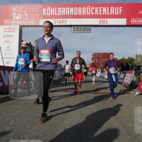 03.10.2025 - Köhlbrandbrückenlauf Matties Gatica Varas http://msf.ph/oto/9168872 03.10.2025 10:19:37 Ziel 1310, 1502, 1531, 1690, 1810, 1859, 1866, 1995, 2435, 2949, 3239, 3489, 3786, 3815 meine-sportfotos.de