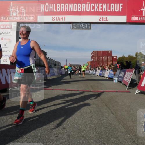 03.10.2025 - Köhlbrandbrückenlauf Matties Gatica Varas http://msf.ph/oto/9168881 03.10.2025 10:19:41 Ziel 1124, 1287, 1687, 1725, 1810, 1859, 1866, 1995, 2435, 2500, 2949, 3489, 3786 meine-sportfotos.de