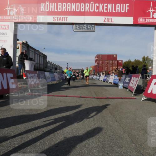 03.10.2025 - Köhlbrandbrückenlauf Matties Gatica Varas http://msf.ph/oto/9168883 03.10.2025 10:19:42 Ziel 1124, 1287, 1687, 1725, 1810, 1859, 1866, 1995, 2435, 2500, 2949, 3489, 3786 meine-sportfotos.de