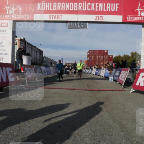 03.10.2025 - Köhlbrandbrückenlauf Matties Gatica Varas http://msf.ph/oto/9168885 03.10.2025 10:19:43 Ziel 1124, 1287, 1687, 1725, 1810, 1859, 1866, 1884, 1995, 2435, 2500, 2949, 3489, 3786 meine-sportfotos.de