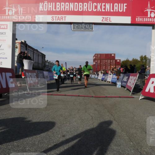 03.10.2025 - Köhlbrandbrückenlauf Matties Gatica Varas http://msf.ph/oto/9168887 03.10.2025 10:19:44 Ziel 1124, 1287, 1687, 1725, 1810, 1859, 1866, 1884, 1995, 2435, 2500, 2949, 3489, 3786 meine-sportfotos.de