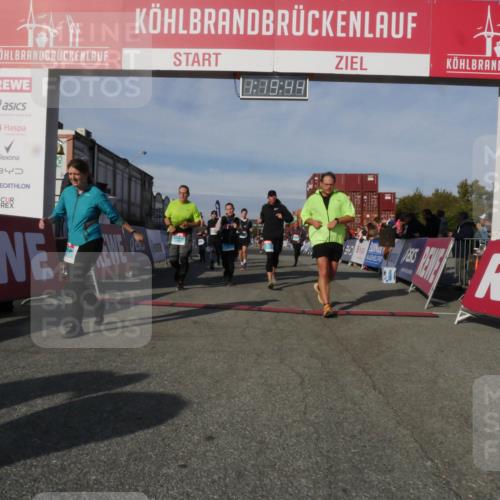 03.10.2025 - Köhlbrandbrückenlauf Matties Gatica Varas http://msf.ph/oto/9168890 03.10.2025 10:19:46 Ziel 1124, 1287, 1687, 1725, 1810, 1866, 1884, 1995, 2435, 2500, 2949, 3489, 3786 meine-sportfotos.de