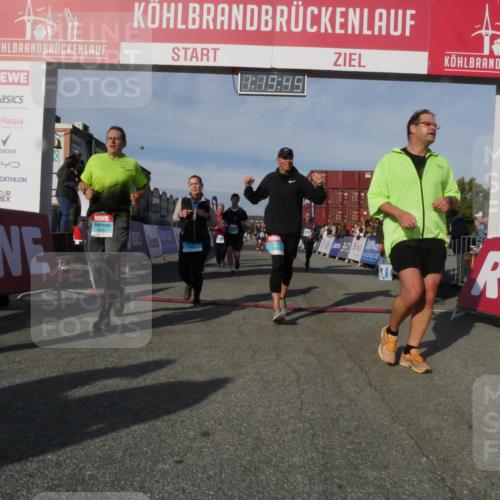 03.10.2025 - Köhlbrandbrückenlauf Matties Gatica Varas http://msf.ph/oto/9168893 03.10.2025 10:19:47 Ziel 1124, 1287, 1687, 1725, 1810, 1866, 1884, 2435, 2500, 2949, 3786, 3796 meine-sportfotos.de