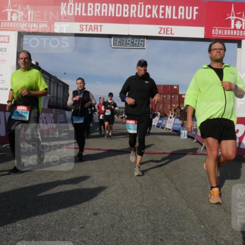03.10.2025 - Köhlbrandbrückenlauf Matties Gatica Varas http://msf.ph/oto/9168894 03.10.2025 10:19:48 Ziel 1124, 1287, 1687, 1725, 1810, 1866, 1884, 2435, 2500, 3796 meine-sportfotos.de