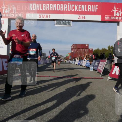 03.10.2025 - Köhlbrandbrückenlauf Matties Gatica Varas http://msf.ph/oto/9168902 03.10.2025 10:19:52 Ziel 1479, 1547, 1725, 1884, 2243, 2500, 3796 meine-sportfotos.de