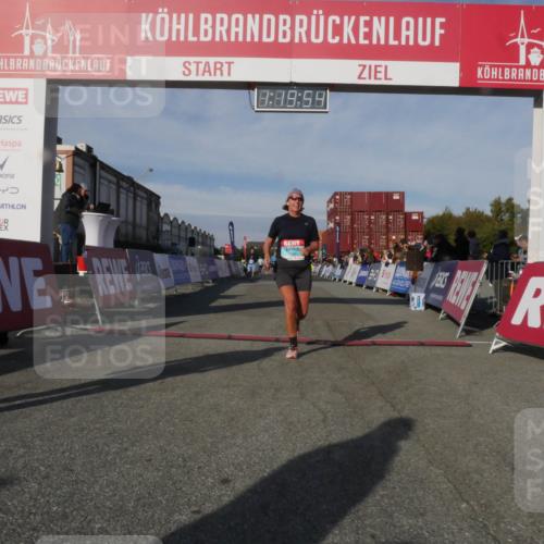 03.10.2025 - Köhlbrandbrückenlauf Matties Gatica Varas http://msf.ph/oto/9168910 03.10.2025 10:19:55 Ziel 1479, 1547, 1884, 1917, 2243, 2674, 3529, 3796 meine-sportfotos.de