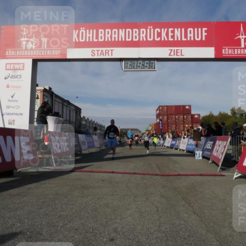 03.10.2025 - Köhlbrandbrückenlauf Matties Gatica Varas http://msf.ph/oto/9168913 03.10.2025 10:19:59 Ziel 1479, 1503, 1547, 1585, 1743, 1811, 1861, 1917, 2051, 2243, 2674, 3529, 3770, 3796, 3840 meine-sportfotos.de