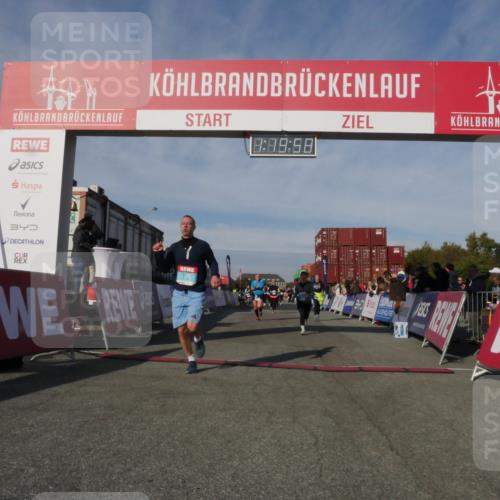 03.10.2025 - Köhlbrandbrückenlauf Matties Gatica Varas http://msf.ph/oto/9168915 03.10.2025 10:20:00 Ziel 1479, 1503, 1547, 1585, 1743, 1811, 1861, 1917, 2051, 2243, 2674, 3529, 3770, 3840 meine-sportfotos.de