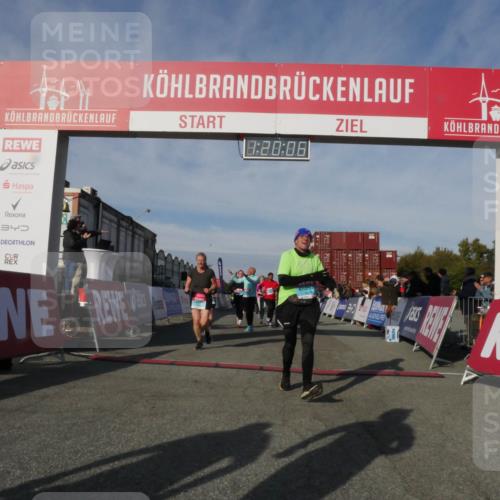 03.10.2025 - Köhlbrandbrückenlauf Matties Gatica Varas http://msf.ph/oto/9168931 03.10.2025 10:20:08 Ziel 1282, 1503, 1585, 1593, 1672, 1743, 1795, 1811, 1861, 2051, 2055, 3407, 3736, 3770, 3840 meine-sportfotos.de