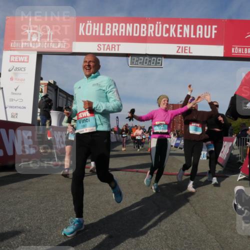 03.10.2025 - Köhlbrandbrückenlauf Matties Gatica Varas http://msf.ph/oto/9168938 03.10.2025 10:20:11 Ziel 1282, 1593, 1672, 1795, 1811, 2051, 2055, 3407, 3417, 3697, 3736, 3770 meine-sportfotos.de