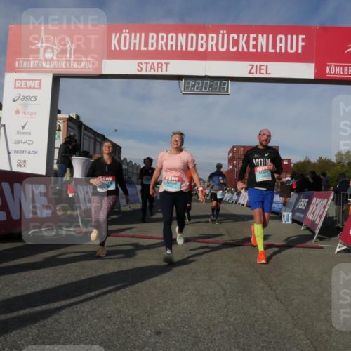 03.10.2025 - Köhlbrandbrückenlauf Matties Gatica Varas http://msf.ph/oto/9168944 03.10.2025 10:20:14 Ziel 1282, 1593, 1672, 1795, 2055, 2854, 2855, 3407, 3417, 3697, 3736 meine-sportfotos.de