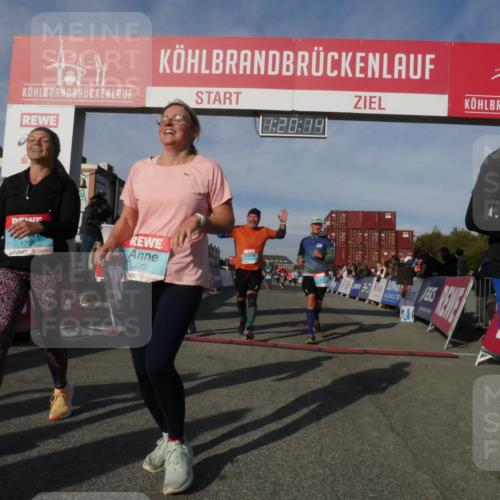 03.10.2025 - Köhlbrandbrückenlauf Matties Gatica Varas http://msf.ph/oto/9168946 03.10.2025 10:20:15 Ziel 1593, 2055, 2854, 2855, 3407, 3417, 3697, 3736 meine-sportfotos.de