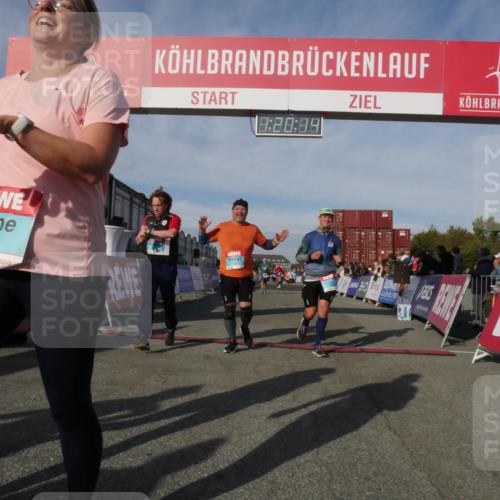 03.10.2025 - Köhlbrandbrückenlauf Matties Gatica Varas http://msf.ph/oto/9168947 03.10.2025 10:20:16 Ziel 1746, 2055, 2854, 2855, 2916, 2918, 3417, 3697 meine-sportfotos.de