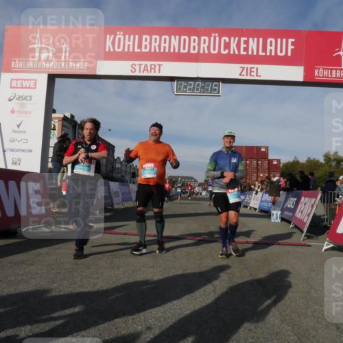 03.10.2025 - Köhlbrandbrückenlauf Matties Gatica Varas http://msf.ph/oto/9168948 03.10.2025 10:20:16 Ziel 1746, 2055, 2854, 2855, 2916, 2918, 3417, 3697 meine-sportfotos.de