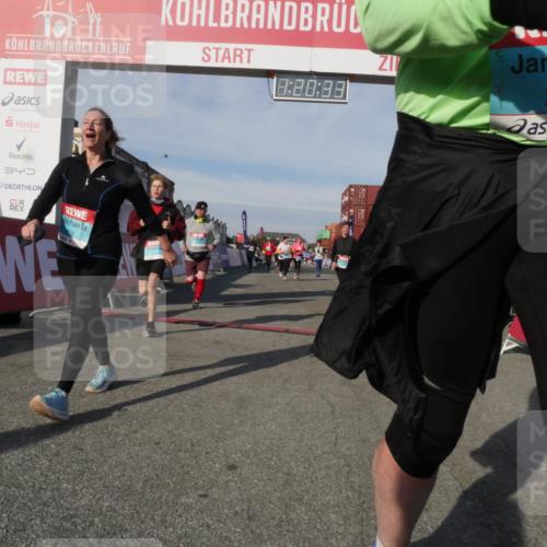 03.10.2025 - Köhlbrandbrückenlauf Matties Gatica Varas http://msf.ph/oto/9168986 03.10.2025 10:20:35 Ziel 1051, 1538, 1615, 1650, 1651, 1664, 1692, 1804, 1911, 1912, 2424, 2460, 2617, 3562, 3669 meine-sportfotos.de