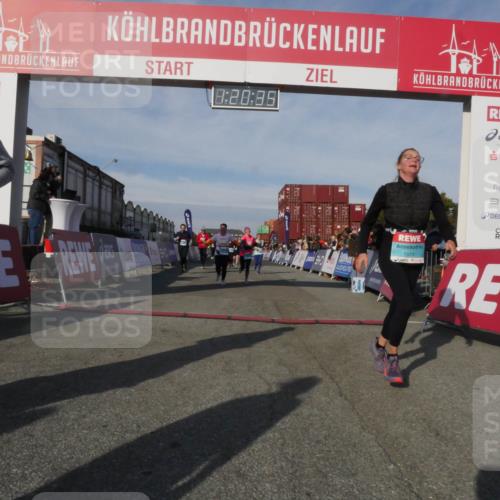 03.10.2025 - Köhlbrandbrückenlauf Matties Gatica Varas http://msf.ph/oto/9168990 03.10.2025 10:20:37 Ziel 1051, 1538, 1650, 1651, 1664, 1804, 1911, 1912, 2424, 2460, 2617, 3562, 3669 meine-sportfotos.de