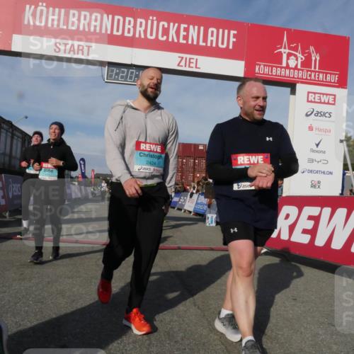 03.10.2025 - Köhlbrandbrückenlauf Matties Gatica Varas http://msf.ph/oto/9169007 03.10.2025 10:20:46 Ziel 1664, 2023, 2617, 3562, 3636, 3783 meine-sportfotos.de
