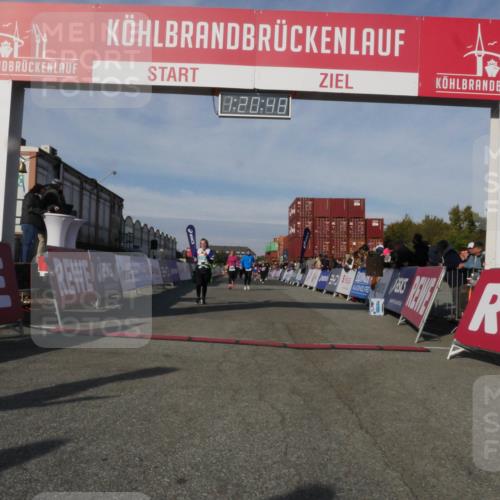03.10.2025 - Köhlbrandbrückenlauf Matties Gatica Varas http://msf.ph/oto/9169015 03.10.2025 10:20:50 Ziel 1561, 1562, 1618, 1971, 2023, 2817, 3636, 3783 meine-sportfotos.de