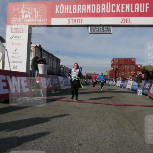 03.10.2025 - Köhlbrandbrückenlauf Matties Gatica Varas http://msf.ph/oto/9169019 03.10.2025 10:20:52 Ziel 1561, 1562, 1618, 1971, 2012, 2023, 2817, 3030, 3636, 3783 meine-sportfotos.de